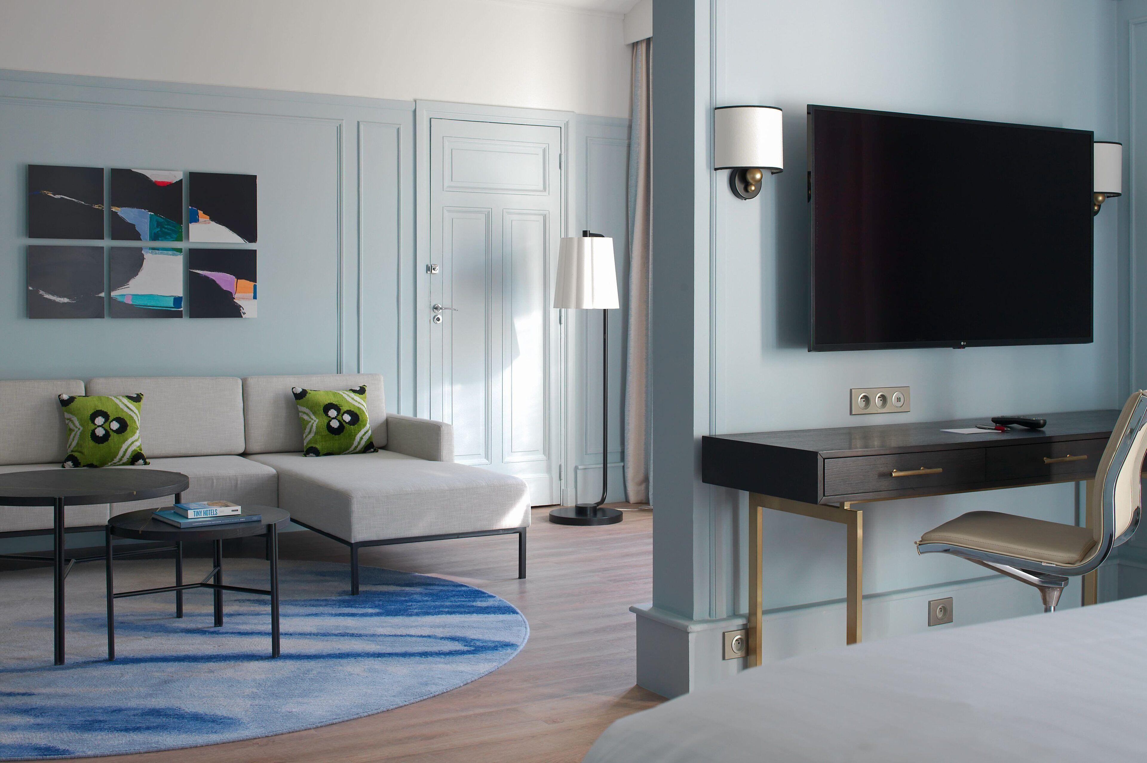 Marriott Opera Ambassador Hotel 4*