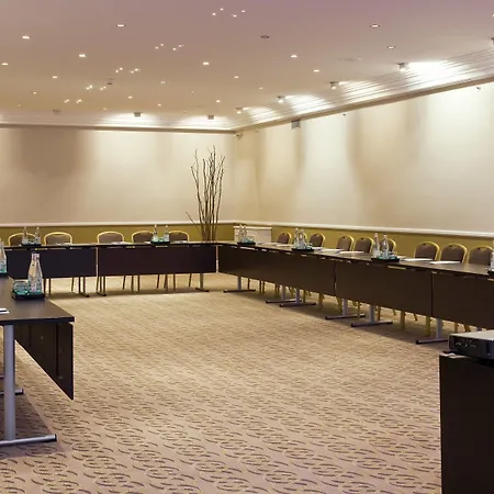 Marriott Opera Ambassador Hotel