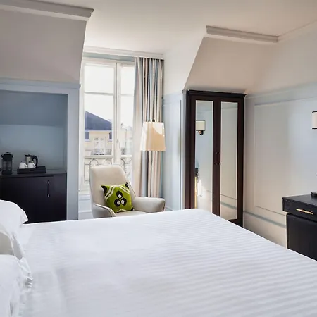 Hotel Marriott Opera Ambassador Parigi