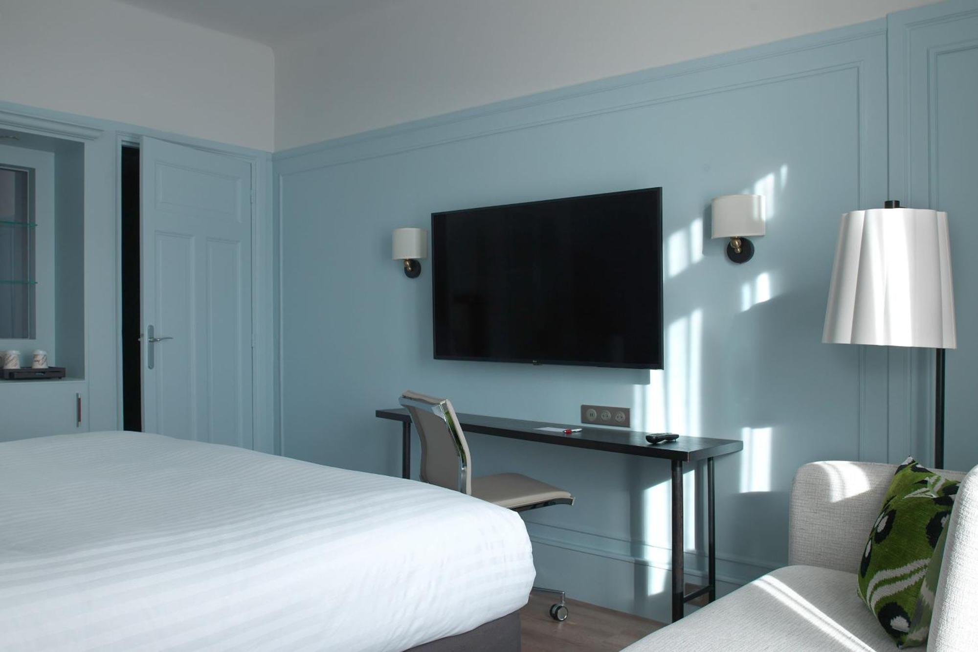 Marriott Opera Ambassador Hotel 4*