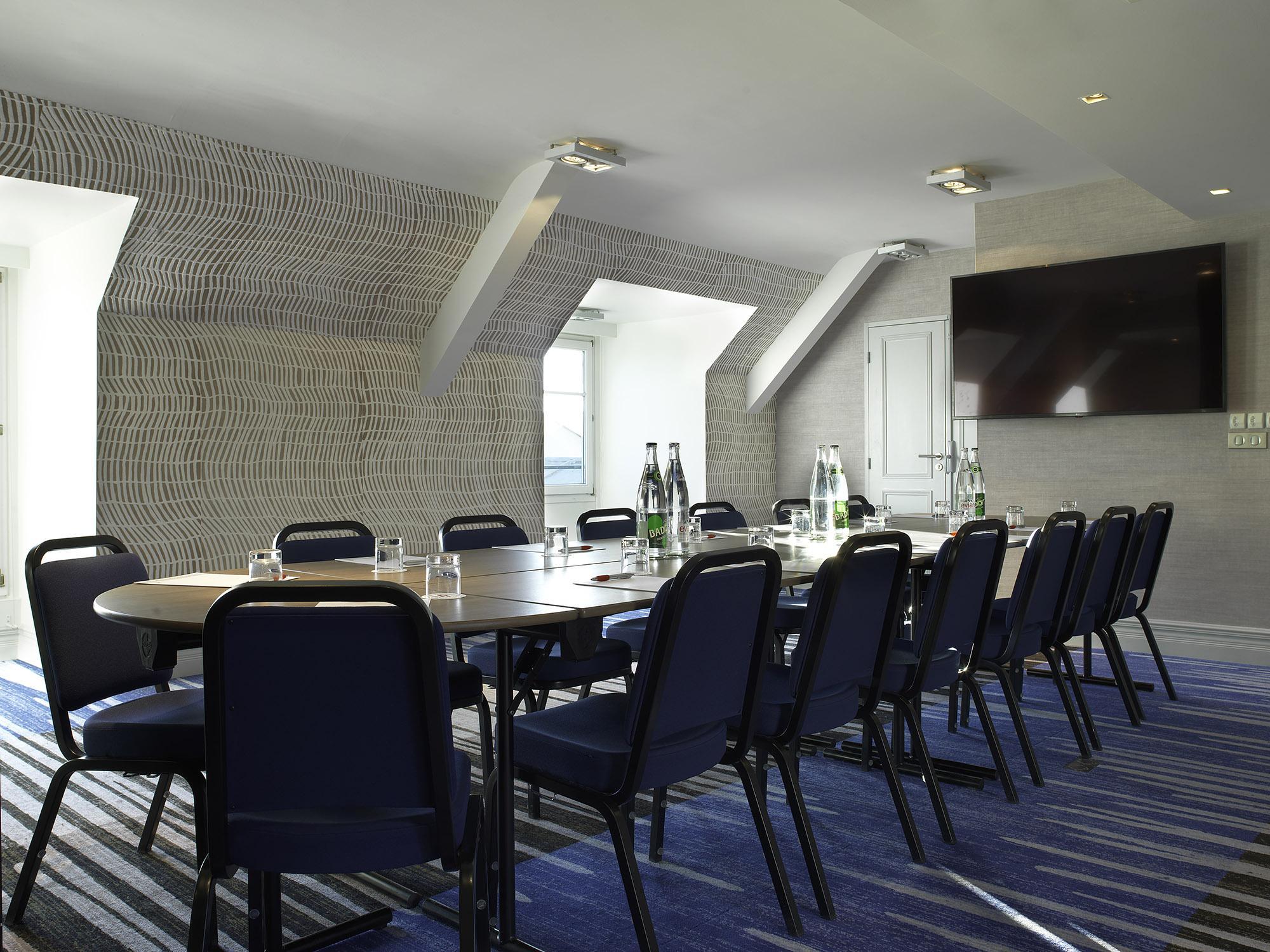 Hotel Marriott Opera Ambassador 4*