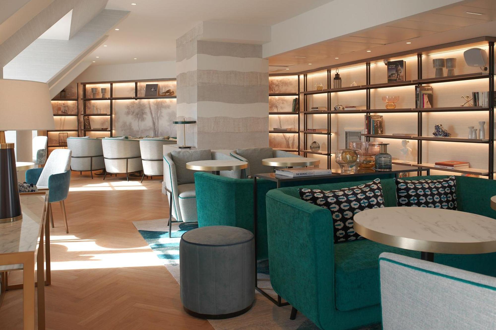 Hotel Marriott Opera Ambassador 4*