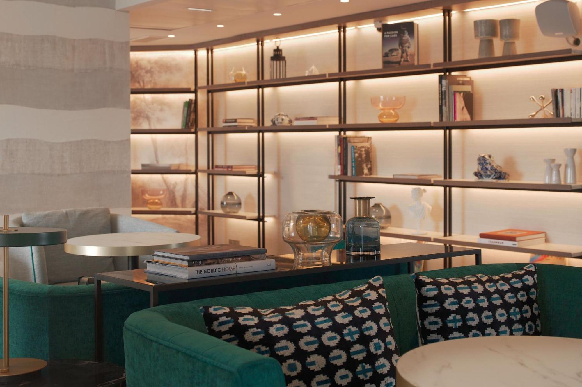 Hotel Marriott Opera Ambassador 4*