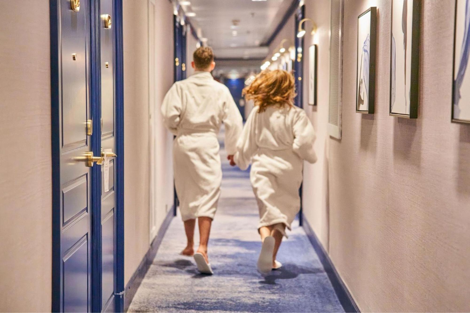 Marriott Opera Ambassador Hotel