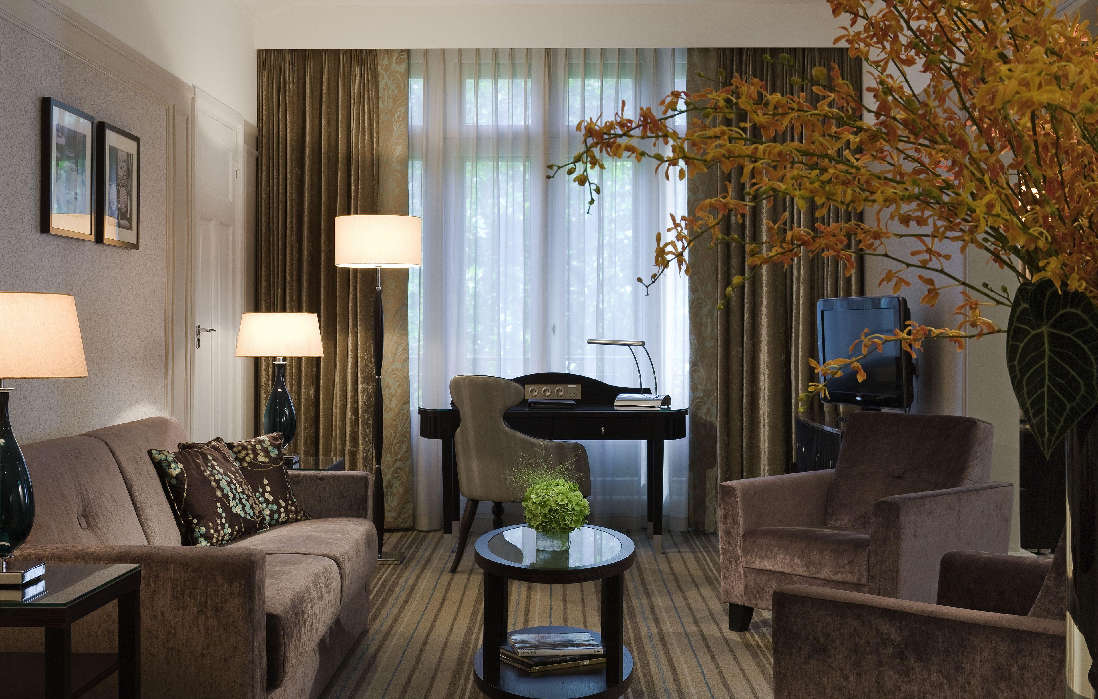 Hotel Marriott Opera Ambassador 4*