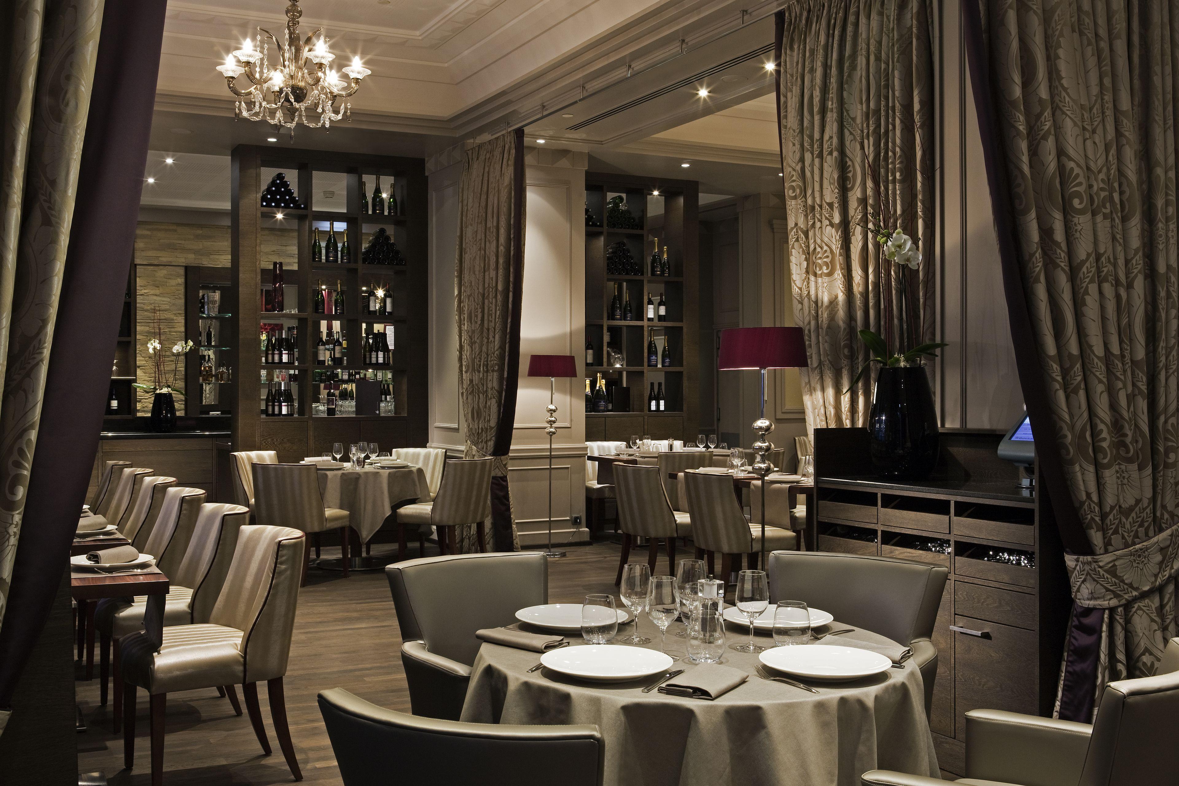 Marriott Opera Ambassador 4*