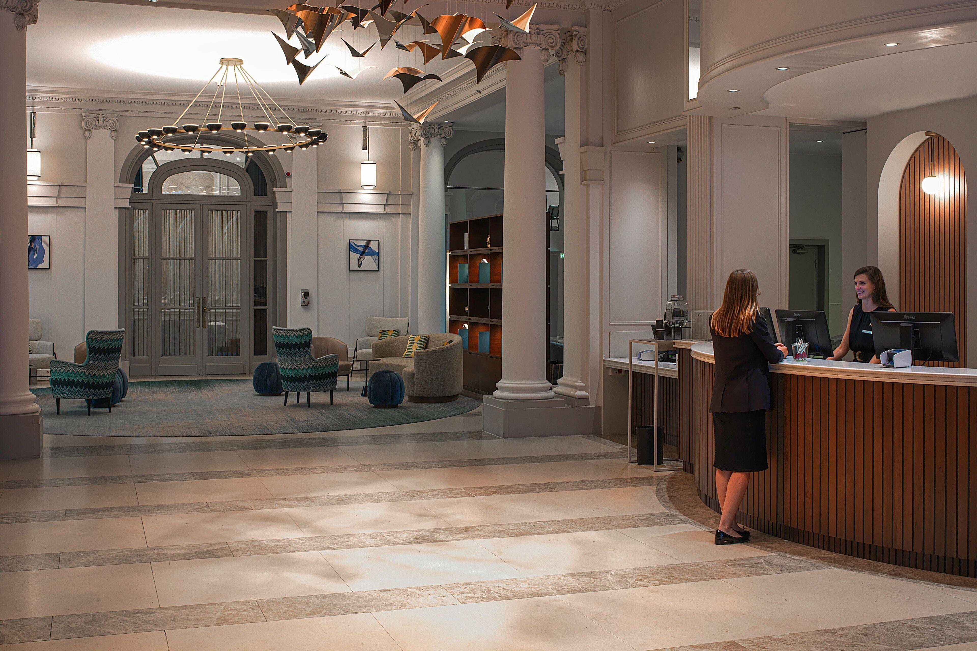 Marriott Opera Ambassador Hotel