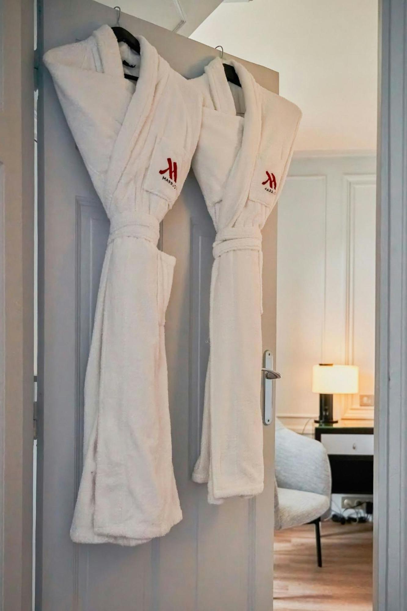 Marriott Opera Ambassador Hotel